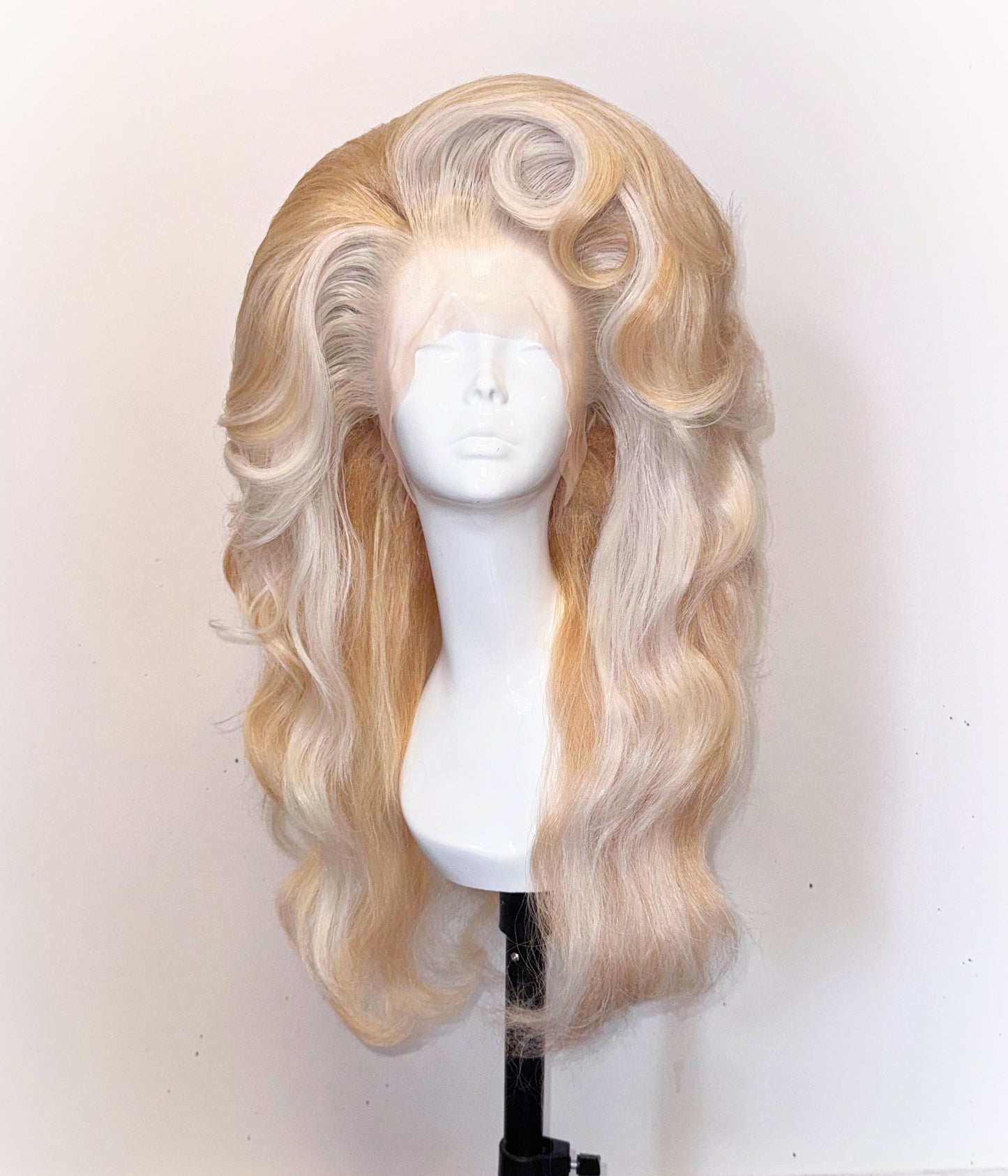 ÉireHeadRTW - tonal blonde teased out curly girl