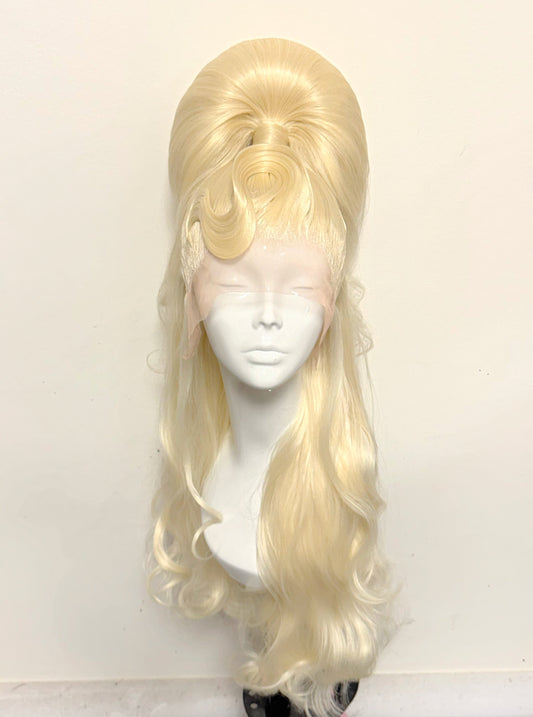 ÉireHeadRTW - blonde half up half down pony